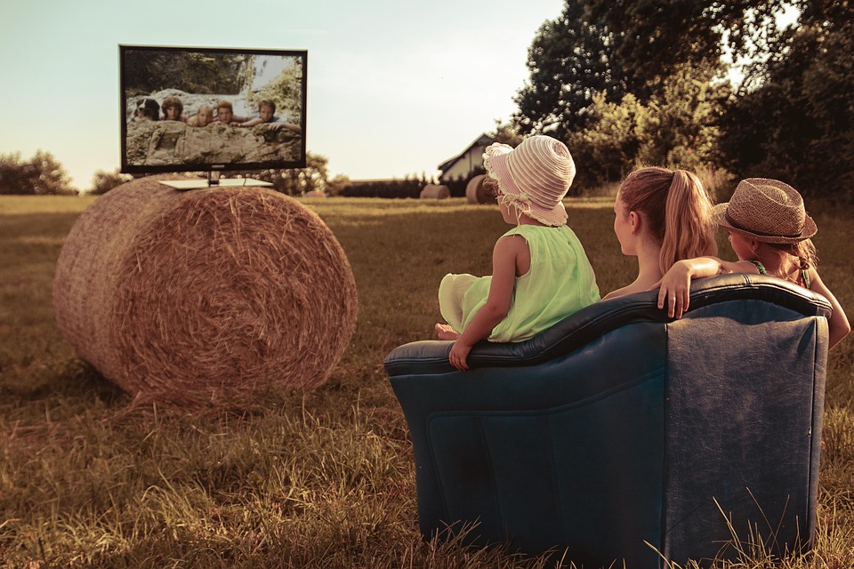 Watch Samsung show off The Frame Pro TV in a new feature film